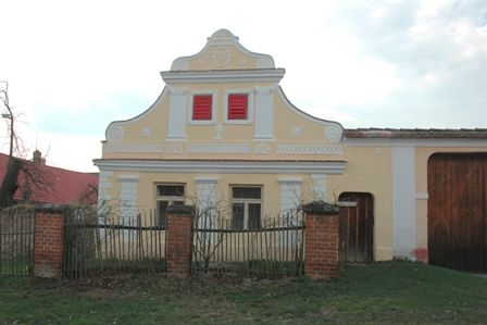 HORNÍ KNĚŽEKLADY